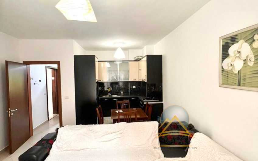 Jepet me qira apartament 1+1 tek ”Kodra e Diellit” prane “Eleonora”