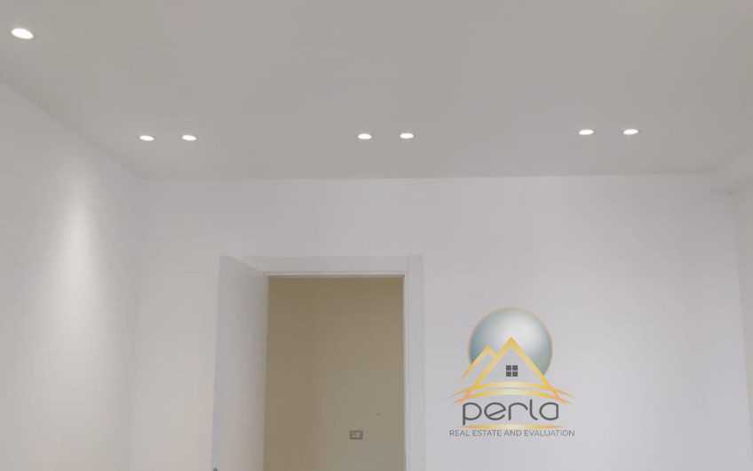 Jepet me qira ambient zyre 2+1+2 tualete tek Komuna e Parisit