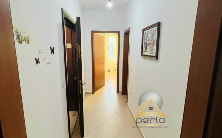 Jepet me qira apartament 1+1 tek ”Kodra e Diellit” prane “Eleonora”