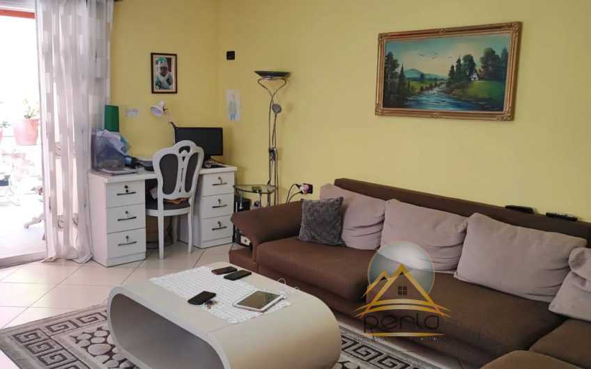 Shitet apartament 1+1 +verande tek rruga Jordan Misja,kompleksi Gener 2