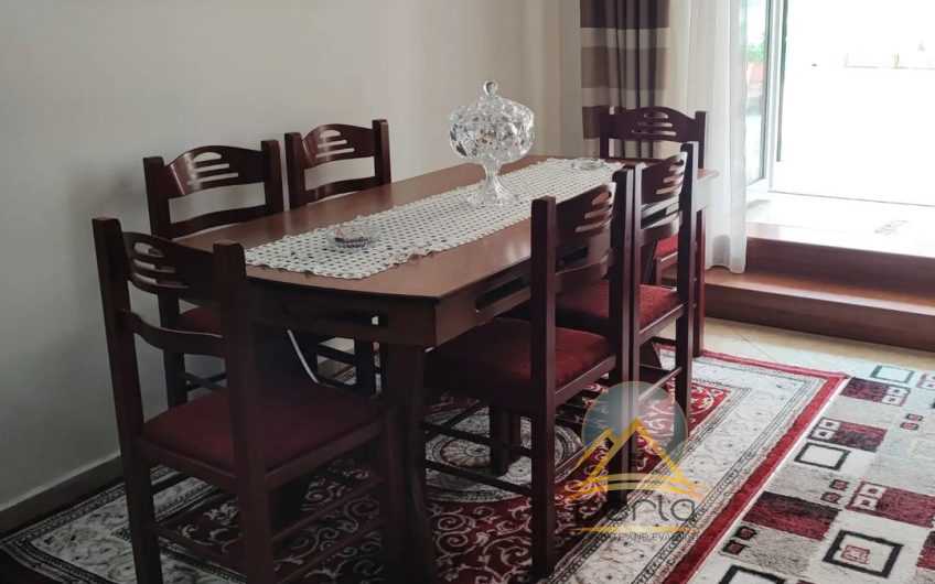 Shitet apartament 1+1 +verande tek rruga Jordan Misja,kompleksi Gener 2