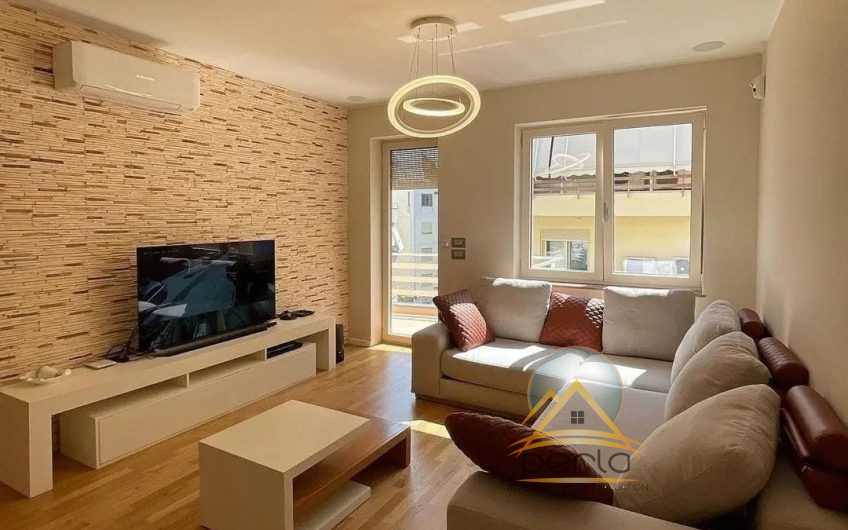 Shitet apartament 2+1+2 tualete prane kopshtit Zoologjik