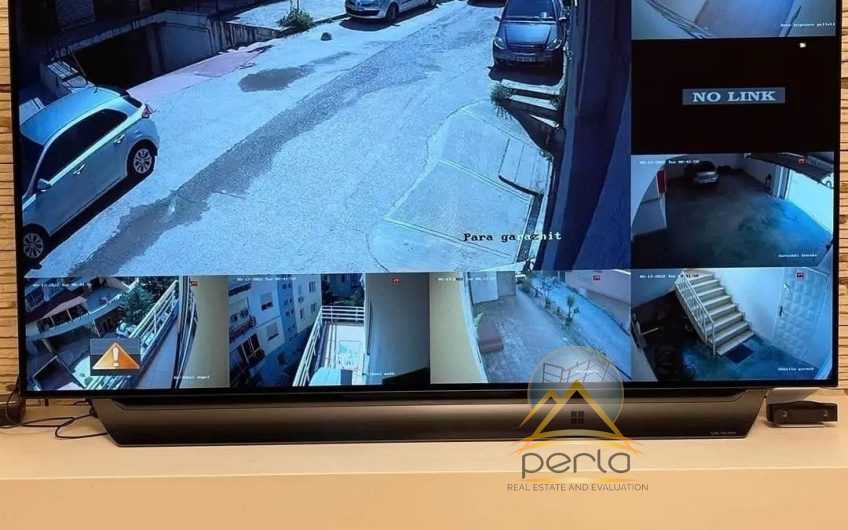 Shitet apartament 2+1+2 tualete prane kopshtit Zoologjik