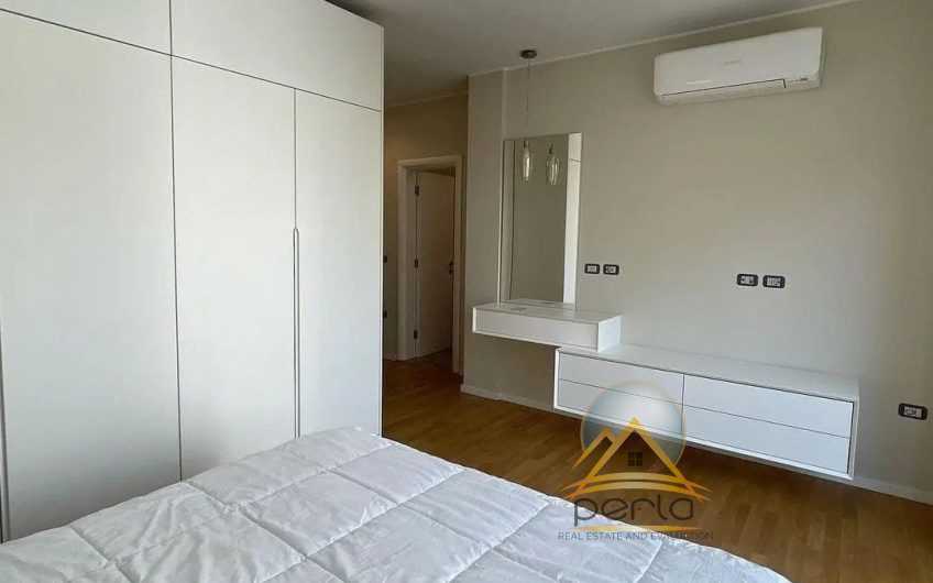 Shitet apartament 2+1+2 tualete prane kopshtit Zoologjik