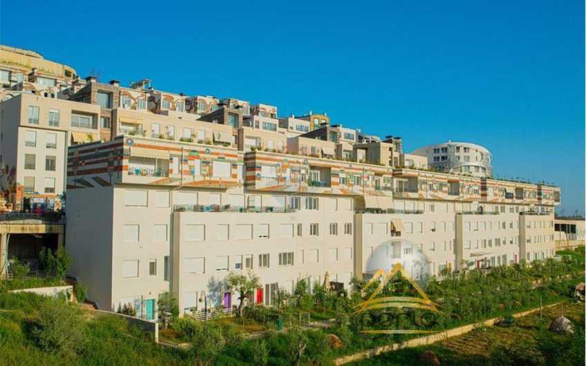 Shitet apartament 1+1 tek Kodra e Diellit