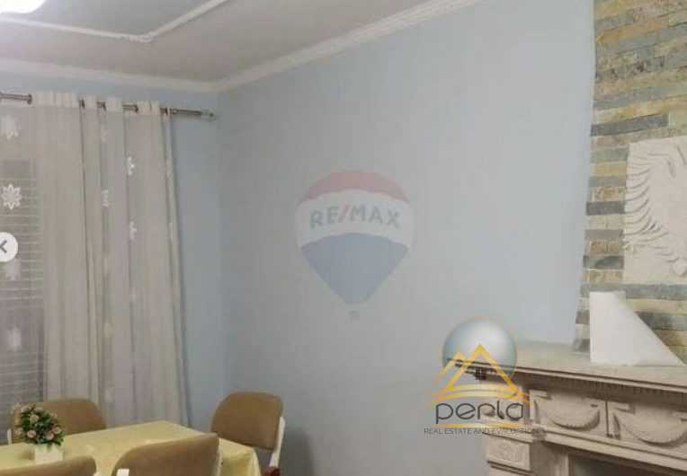 Shitet vilë +Truall, në Kamëz