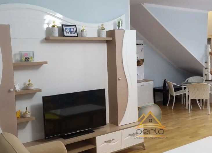Shitet vilë +Truall, në Kamëz
