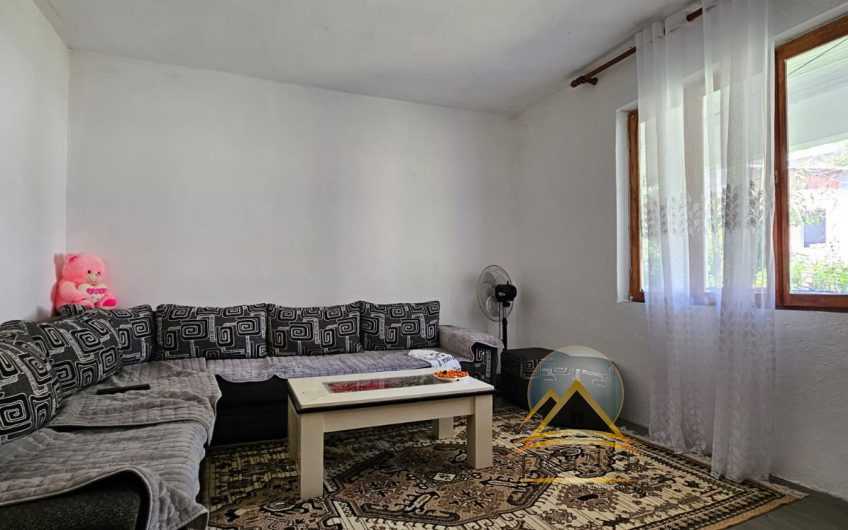 Shitet truall plus shtëpi private, Farke-Sauk