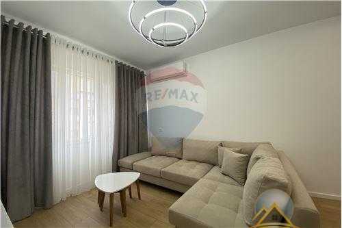 Shitet apartament 1+1 tek Rezidenca”EURO 3D”,Selite.