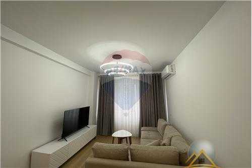 Shitet apartament 1+1 tek Rezidenca”EURO 3D”,Selite.