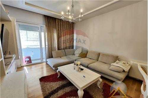 Jepet me qira apartament 2+1 ,perballe kompleksit Delijorgji