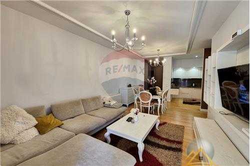 Jepet me qira apartament 2+1 ,perballe kompleksit Delijorgji