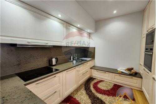 Jepet me qira apartament 2+1 ,perballe kompleksit Delijorgji