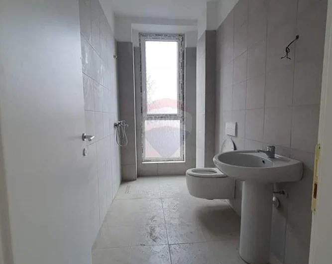 Shitet apartament 2+1 tek Jordan Misja