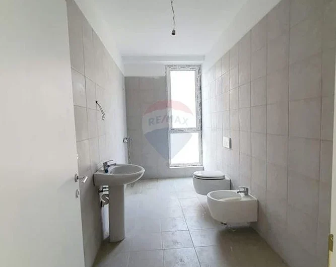 Shitet apartament 2+1 tek Jordan Misja