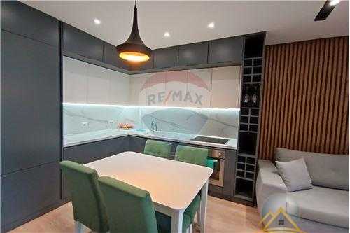 Shitet apartament 1+1 ne Don Bosko  ,Fiori Di Bosko