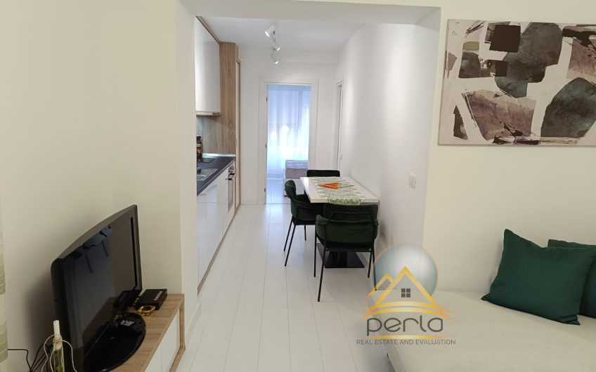 Jepet me qera apartament 1+1 pranë shkollës Kushtrimi i Lirisë, ne Ali Dem