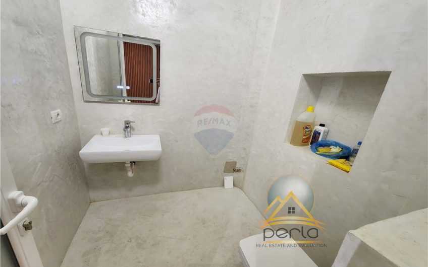 Zyre me qira tek Shallvaret, perballe Taiwan