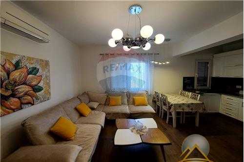 Shitet apartament  2+1 ne Don Bosko
