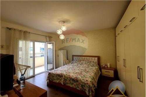 Shitet apartament  2+1 ne Don Bosko
