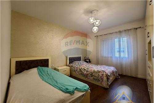 Shitet apartament  2+1 ne Don Bosko