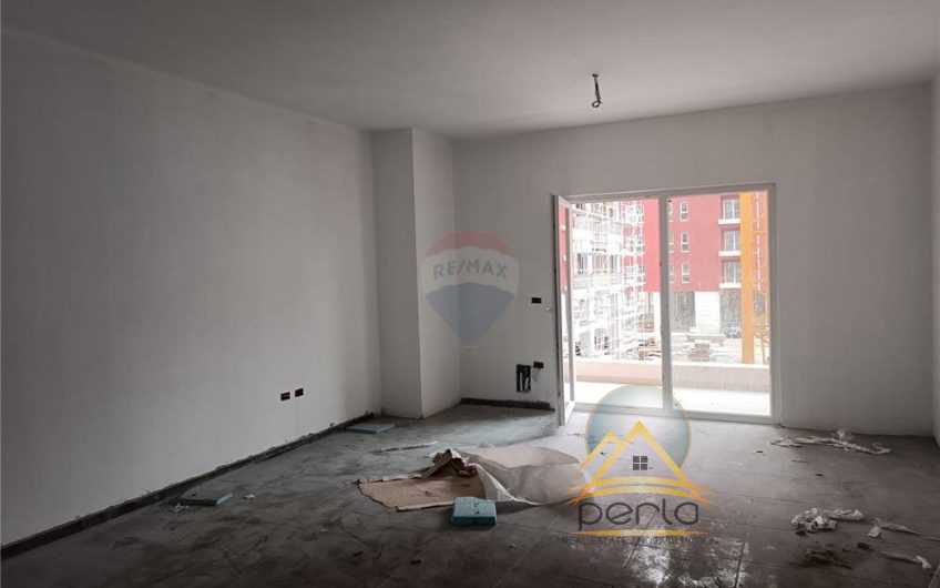 Shitet apartament 1+1 tek Kompleksi Aura prane Kupoles