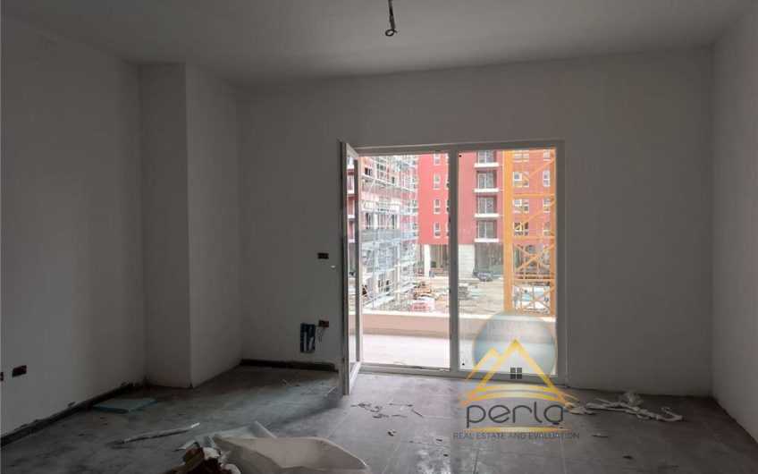 Shitet apartament 1+1 tek Kompleksi Aura prane Kupoles