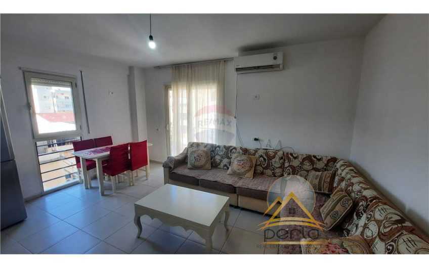 Shitet apartament 2+1 tek Prokuroria e Tiranes!
