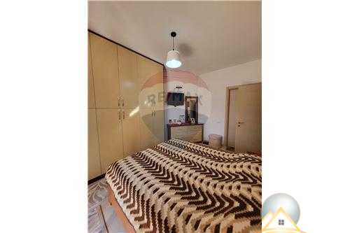 Shitet apartament 3+1+2+verande prane pasticeri Nela 6