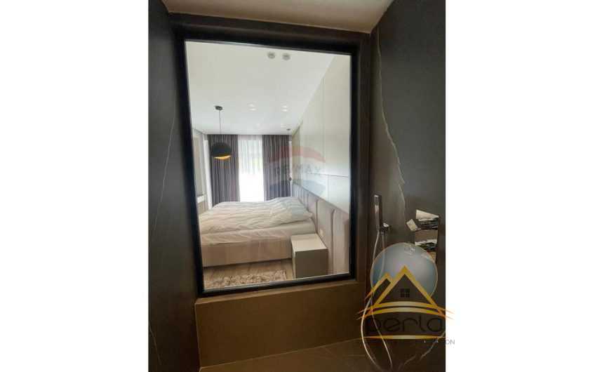 Jepet Me Qira Apartament 3+1+2+ Veande !!!
