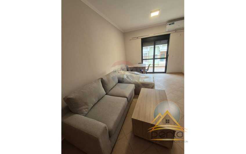 Jepet me qira apartament 2+1 plus verande, Bill Klinton