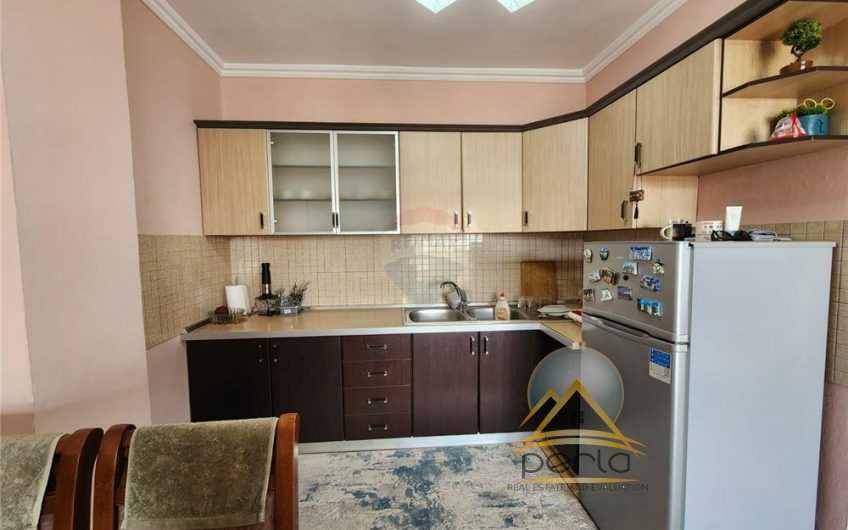 Shitet apartament 1+1 prane Maternitetit te Ri