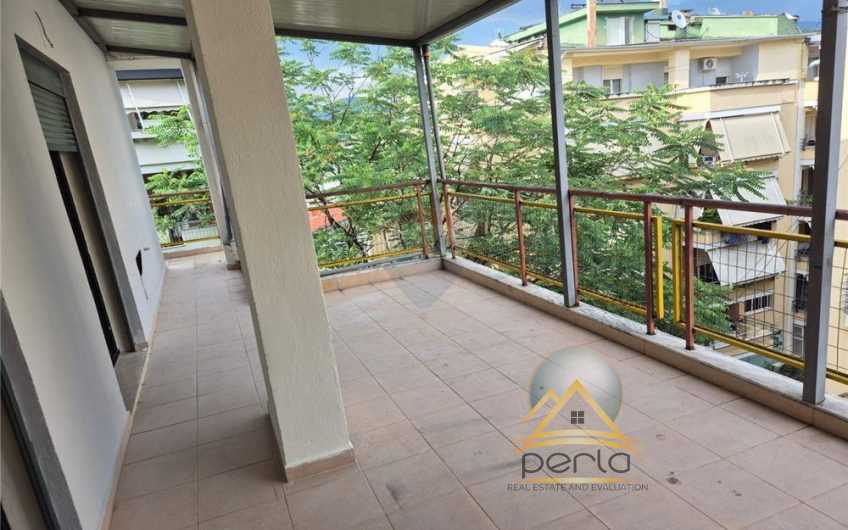 Jepet me qira apartament 2+1 plus verande, Bill Klinton