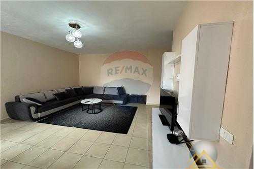 Shitet apartament 1+1 ne Fresk, prane Ana Market