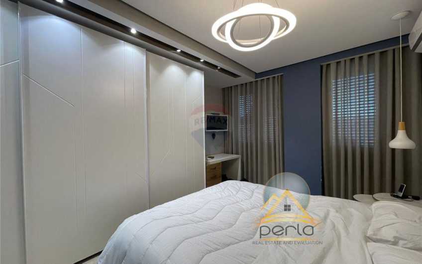 Ofrohet Apartament 2+1+ 2 tualete Per Qira Tek 21 Dhjetori !