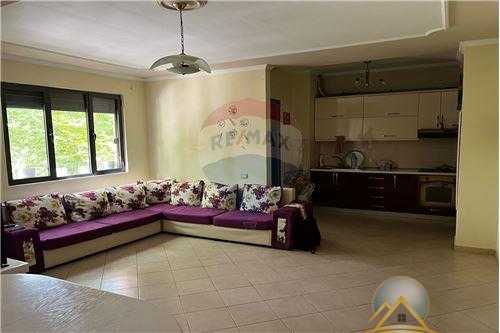 Shitet apartament 2+1 ne Ali Dem