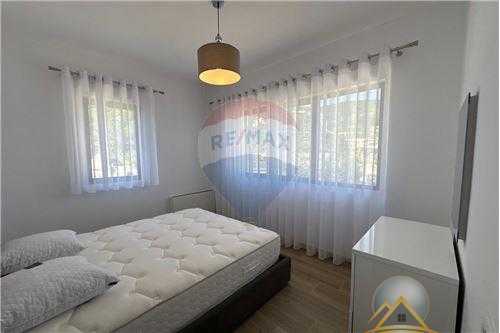 Shitet apartament 3+1  ne Rezidencen Kodra e Diellit