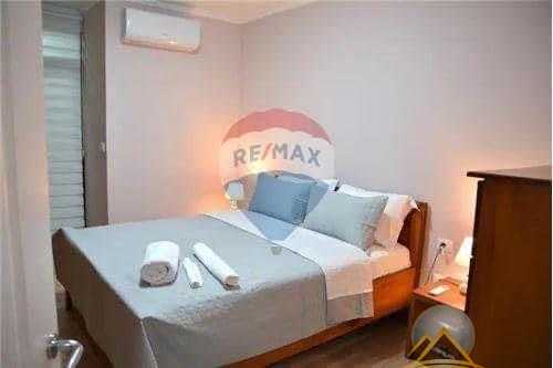 JEPET APARTAMENT ME QERA 1+1 NE RRUGEN E KAVAJES