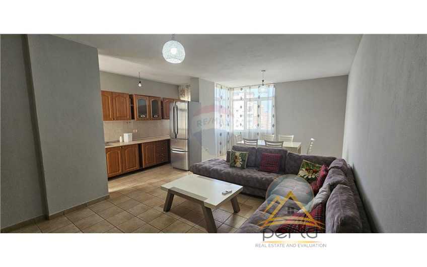 JEPET ME QIRA APARTAMENTI 2+1+2 TEK RRUGA FORTUZI