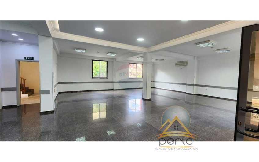 JEPET ME QIRA AMBIENT BIZNESI NE ZONEN E PORCELANIT