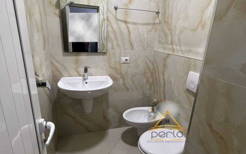 Shitet apartament 2+1+2 ne Yzberisht, perballe KMY