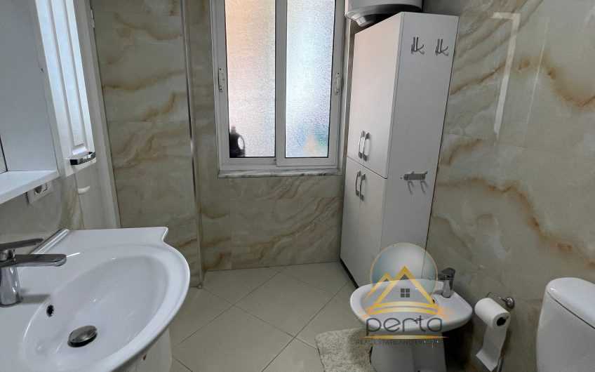 Shitet apartament 2+1+2 ne Yzberisht, perballe KMY
