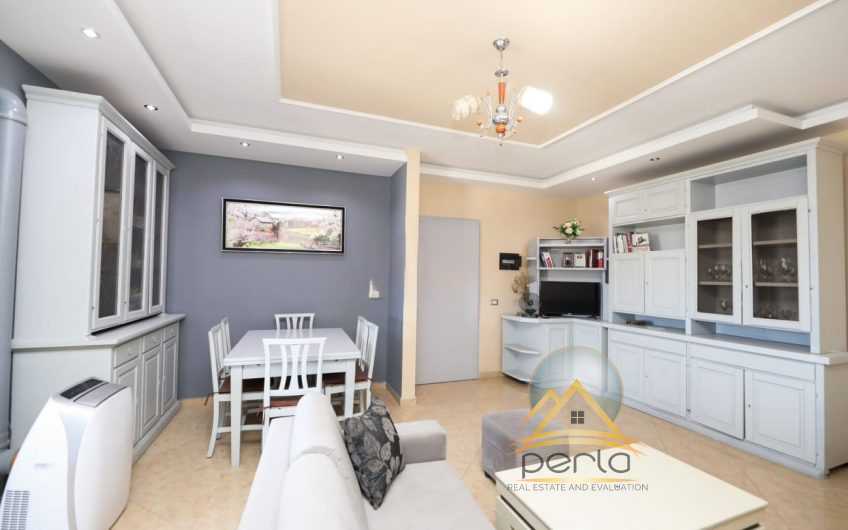 Shitet apartament 2+1 në Transballkanike,Vlorë