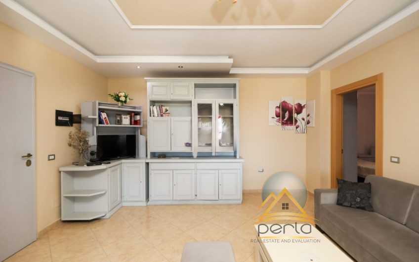 Shitet apartament 2+1 në Transballkanike,Vlorë