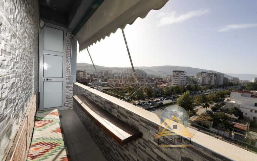 Shitet apartament 2+1 në Transballkanike,Vlorë