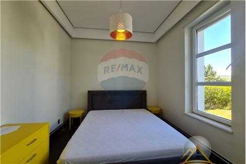 Shitet vile luksoze tek Rolling Hill