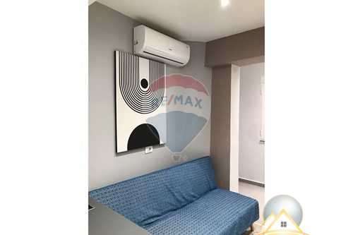 Shitet apartament  1+1 prane 21-Dhjetorit