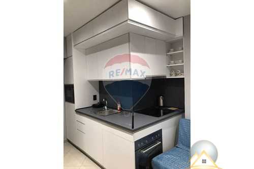 Shitet apartament  1+1 prane 21-Dhjetorit