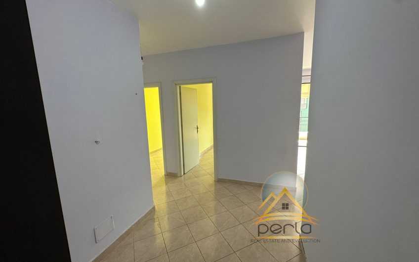 Shitet apartament (3+1) Yzberisht