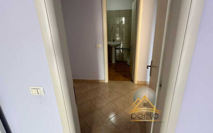 Shitet apartament (3+1) Yzberisht